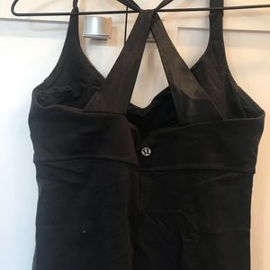 Lululemon tank with shelf bra